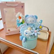 (CÓ SẴN - Tặng TÚI + ĐÈN LED) Set Hộp Hoa Gấu Purin Kuromi Và Kitty Làm Quà Tặng Người Yêu Dịp Quốc