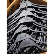 GANTUNGAN Zara clothes hanger 45cm