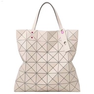 Issey ★ Miyake new March limited new color nail macaron 6×6 large capacity portable shoulder rhombus tote bag
