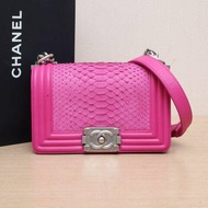 CHANEL Leboy小號20.5紫色蛇皮20開銀扣肩背包