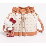 Taiwan  Arnold Palmer x Hello Kitty Bucket Bag