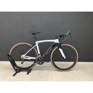 ALCOTT ASCARI SILHOUETTE FULL SHIMANO 105 22 SPEED 2 X 11 CARBON WHEEL SET CARBON ROAD BIKE COME WIT