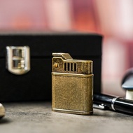 【FREED】復古刷舊金色滾花銅殼煤油打火機 客製刻字 送禮推薦