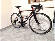 Matrix 碳纖維公路車 |SRAM APEX 變速套件 |FULCRUM 鋁合金輪組|順直響|内走綫|碳纖維一體把