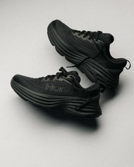HOKA bondi 8全黑跑鞋