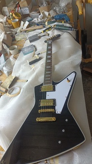 ครีมกีต้าร์ไฟฟ้า Humbucker Pickup นักสำรวจ Gibson แบบกำหนดเองกีตาร์มืออาชีพ22เฟรต