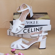 Giày sandal nữ cao gót vuông 7p bít mũi quai cách điệu đính khóa GG - BM67