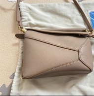 Loewe puzzle 沙色 幾乎全新