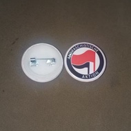 ATIFASCHISTISCHE AKTION PIN / ANTIFA PIN