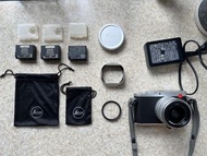 Leica Q, A + condition with accessories