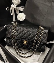 classic flap bag 23cm Chanel 黑金牛