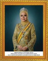 AGONG & PERMAISURI GOLDEN FRAME POTRAIT / CLEAR QUALITY PORTRAIT / POTRET Bingkai Kayu AGONG & PERMA