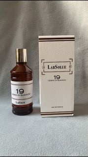 尋香旅行🌏試香▸LabSolue ✥ 19 Legno di Guaiaco暖木息▸溫暖平和的木頭香氣