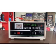 BATTERY CHARGER 12V / 24V (EURO 30A)