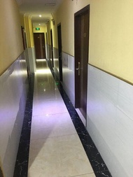 Shenzhen Xinggang Hotel (Dongmen Shaibu Subway Station)