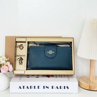 Coach 手掛 多功能長夾 禮盒組