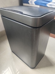 智能感應垃圾桶