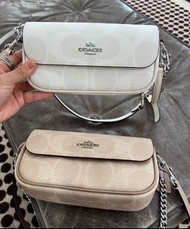 Coach新款Hailey手袋