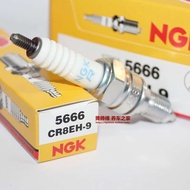 หัวเทียน NGK CR8EH-9เหมาะสำหรับ CBR CB-1 CB400 CBR400 VTR250 Jiayu Hornet หัวเทียนมอเตอร์ไซต์