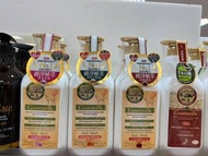 台灣🇹🇼代購-She's 山羊奶櫻花/金盞花/玻瑰/經典香氛沐浴乳1000ml