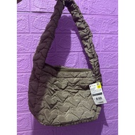 DAISO OFFICIAL HANDBAG LOVE PUFFY BAG