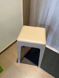 膠凳