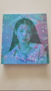 IU（李知恩） 於 2021 年 3 月 25 日發行的第五張韓語正規專輯 《LILAC》