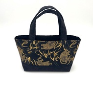 由西陣織和織錦面料製成的日本圖案迷你包