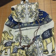 #泰國大象#曼谷#刺繡後背包  泰國買的 大象後背包  民族風 手工刺繡做的 材質是布料 內有實背照參考