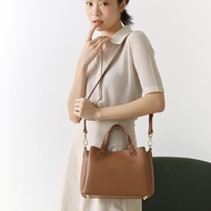 Charin bag - Alex: เรียบเก๋ ขนาดกำลังดี ทรงสวยหนังวัวสัมผัสดี ช่องแบ่งจัดเก็บมากมาย