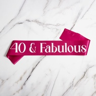 【ใหม่】40 & Fabulous Sash วันเกิด Happy 30th Birthday Party ตกแต่ง Party Favors สำหรับผู้ชายและผู้หญิ