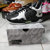 SEPATU BASKET NIKE PG 5 LOW OREO