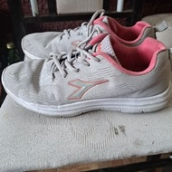 SPORTS SHOES SIZE 38