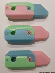 1件3d重力刀造型流行胡蘿蔔刀減壓折疊玩具,發光款式(顏色隨機)