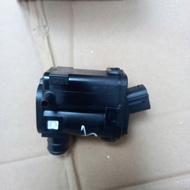Hyundai I10 GRAND 2014-2016 GLASS WASHING WATER PUMP MOTOR .2 NOZZLES. Good