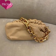 Bottega Veneta 620230 BV Chain Pouch 玫瑰金鍊雲朵包 杏桃色《佳節折扣》