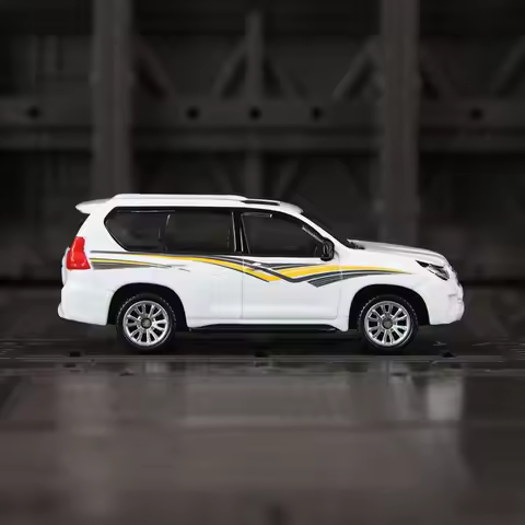 CCA 1:64 simulation Toyota Prado alloy off-road vehicle model car rich details, fine workmanship sui