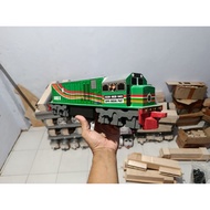 Miniature wooden train cc201 green