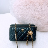 Chanel 黑色金球長盒子/化妝包