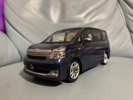 1:24 Toyota  Voxy 70 系 G’s 版 尾期 金屬 豐田原廠 色辦車 紫色