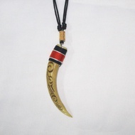 Taring babi ukir kalung etnik taring babi
