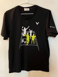 保證正品 勝利 VICTOR 2010成大羽球公開賽紀念衫 黑色排汗短袖 羽球品牌 排汗T恤
