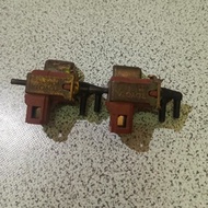 Litepro vacuum divider valve 1985-1996 Original 25860-13010