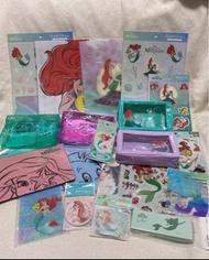 日本迪士尼美人魚小魚仙Ariel小胖Alice化妝包雜物收納包鏡子。史迪仔 Tinker Bell小仙子小叮噹愛麗絲夢遊仙境集卡社phantom明信片postcard。紀念卡公主disneystore