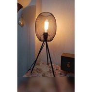 SSF Tripod Lamp Free Bulb