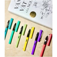 Kim Ngoc No.4M fountain pen with bold lines and fine needle nib