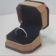 Kotak simpanan cicin