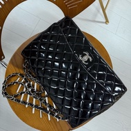 CHANEL香奈兒Classic Flap CF maxi黑銀翻蓋漆皮包