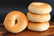 ขนมปัง เบเกิ้ล 4 ชิ้น ชื้นละ 100g. Plain bagel  ทำใหม่ทุกวัน 4pcs. #1