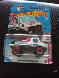 Hot wheels MERCEDES BENZ UNIMOG 1300
